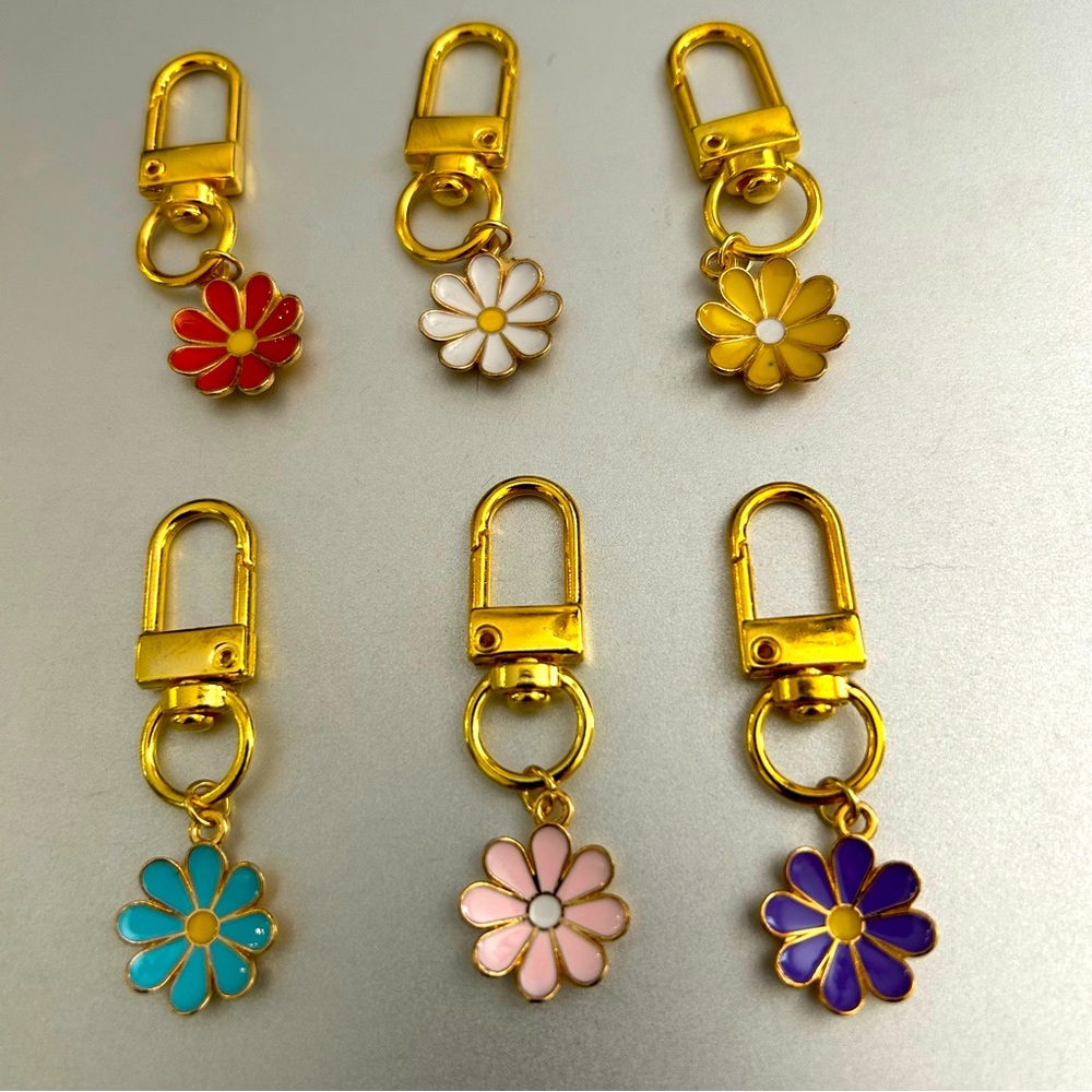 Flower Keychain On Swivel Multiple Colors Choice Of ONE Color.  2nd+ Discounted